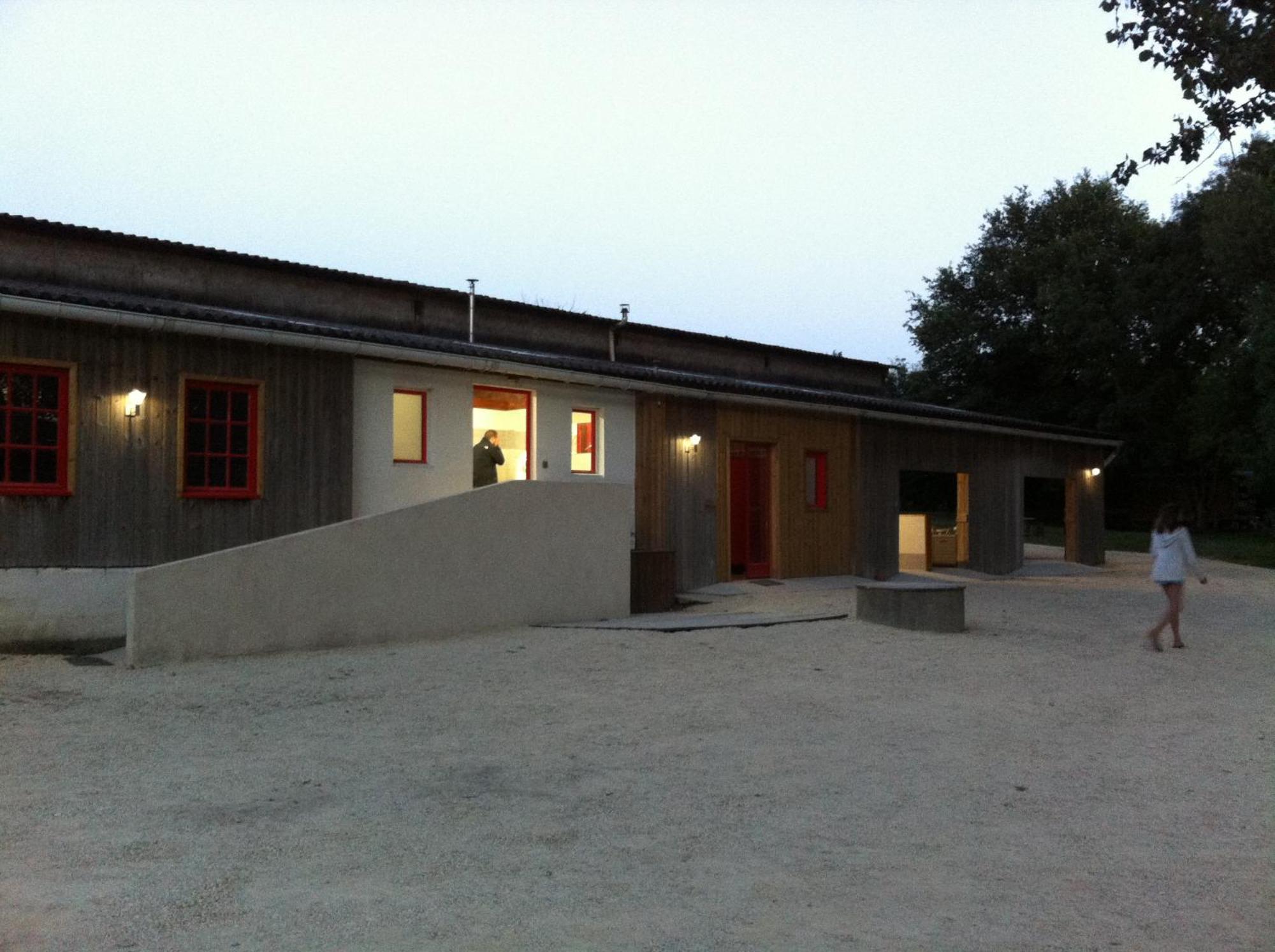 Hotel La Ferme Du Marais Poitevin - Roulotte Benet Exterior foto